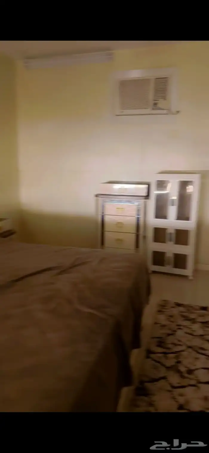 غرفه شبه جديده سبب البيع تغير البيت قيمة الشراء 9000 3