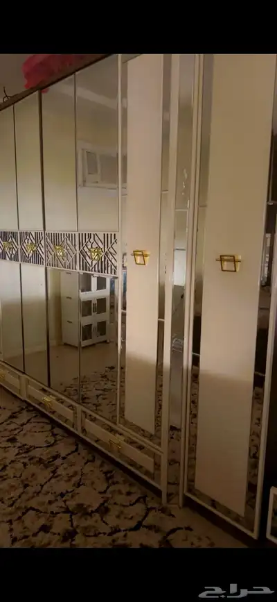 غرفه شبه جديده سبب البيع تغير البيت قيمة الشراء 9000 index