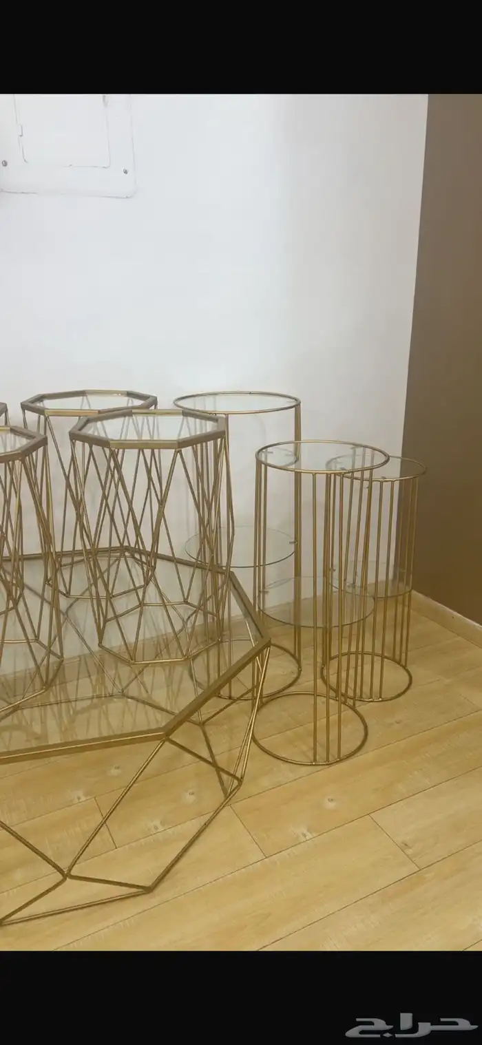 طاولة مع 4 خدمه و3 طويله للأركان 1