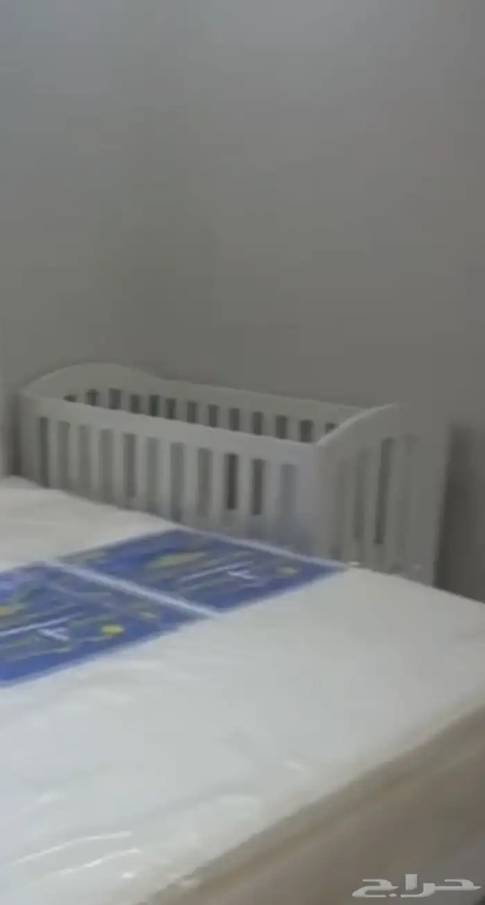 سرير اطفال 0