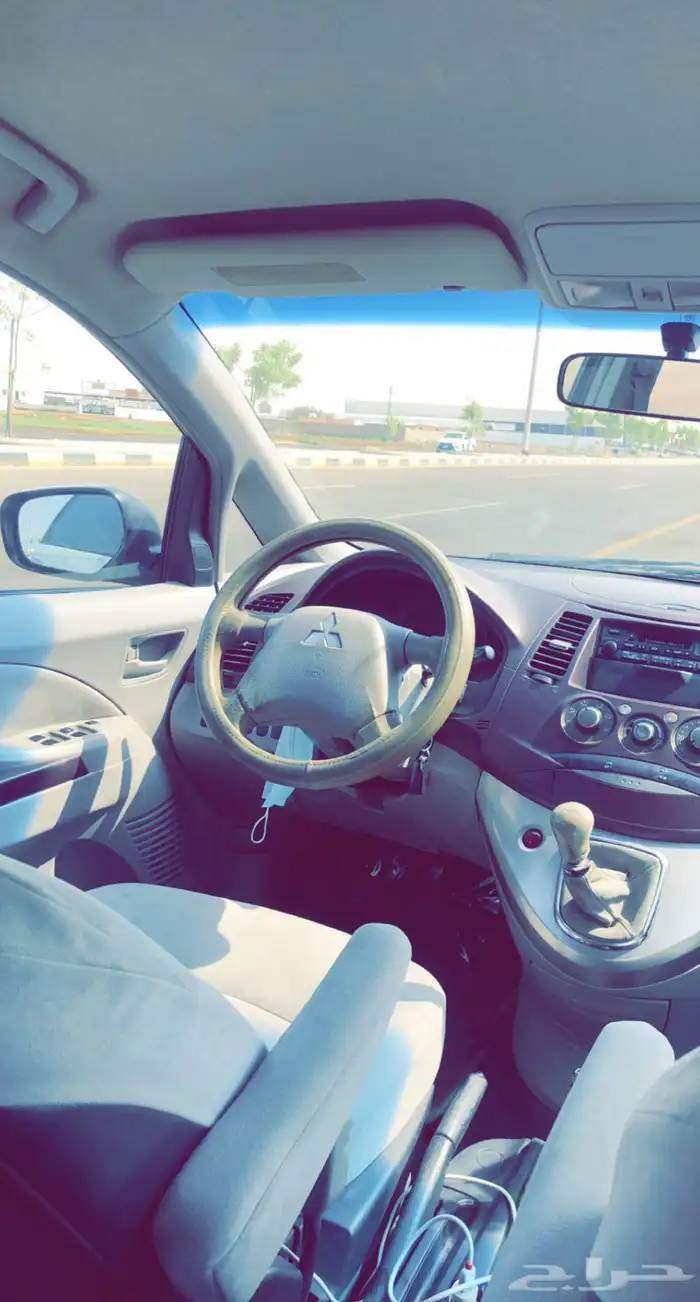 ياباني سياره العوائل والمدارس والجامعات 0