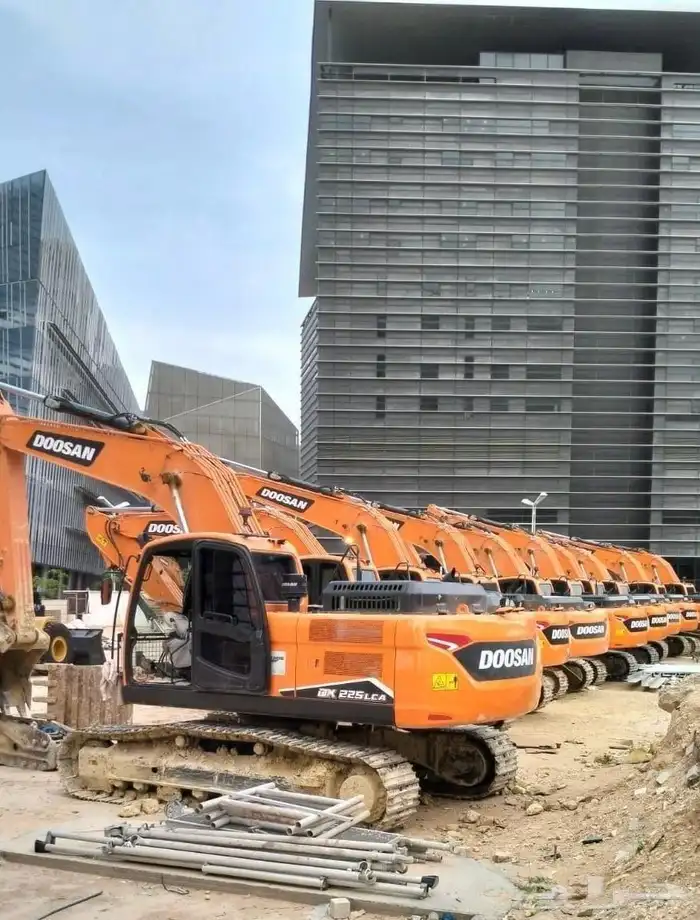 تأجير رافعات شوكيه وكرينات ومان لفت وسيزر لفت وبكلين يومي 8