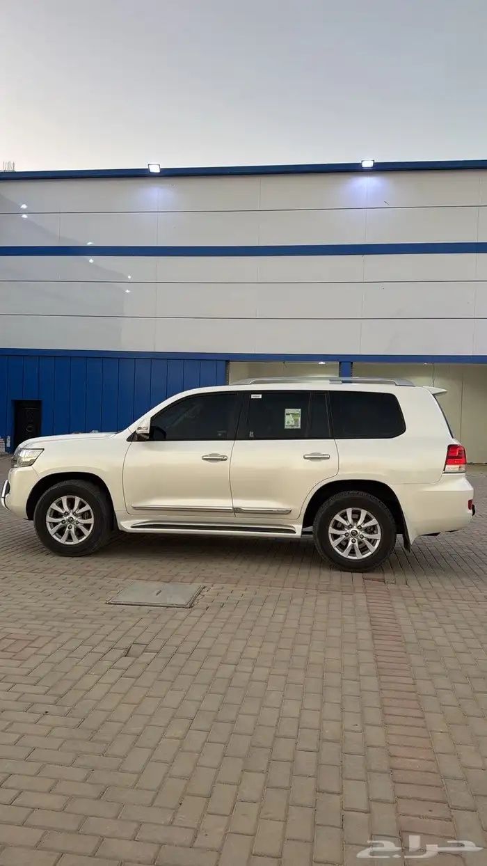 جيب لاندكروزر 3