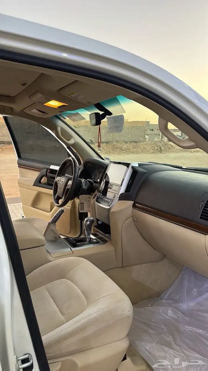 جيب لاندكروزر 5