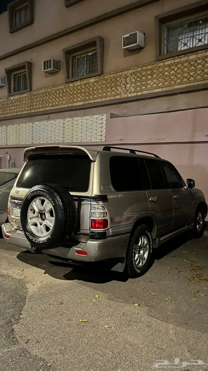 صالون لند كروزر 1