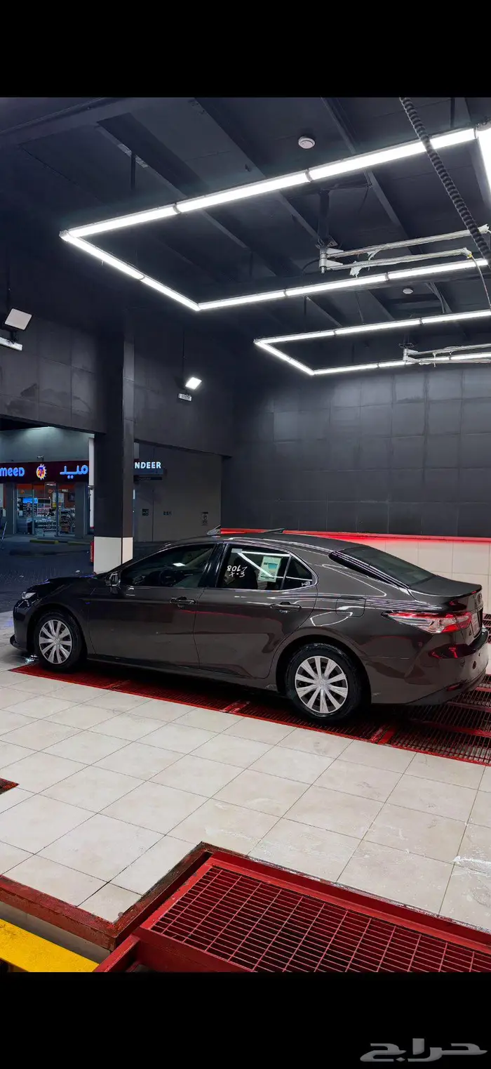 كامري 2019 ستنادر Le اللون بني غامق 2