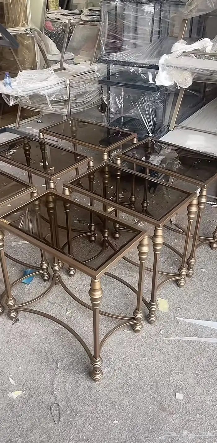 طاولات تفصيل حسب طلب 4