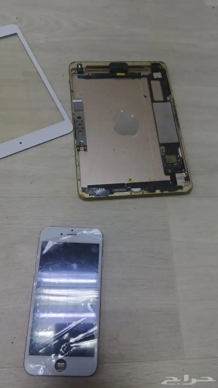 قطع غيار ايفون وايباد وايباد مني وشاشاتها وبطارية كل شي شغال 0