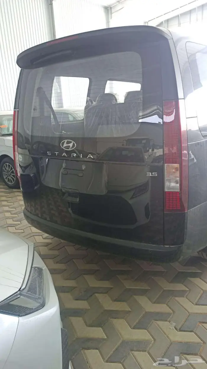 هيونداي ستاريا 2025 ديزل وبنزين 9 راكب اقل سعر كاش وتقسيط 0