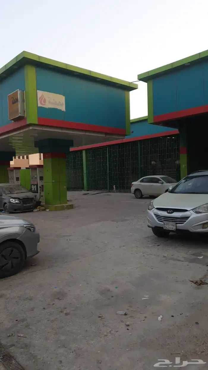 أرض للبيع مقام عليها محطة حي النسيم الغربي بتجاه خريص 2