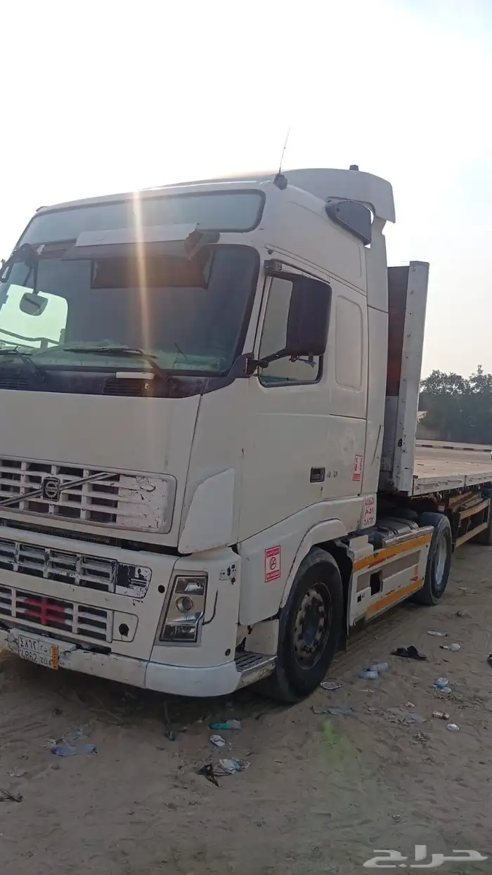 راس تريله فولفو 2007مع سطحه للبيع 4