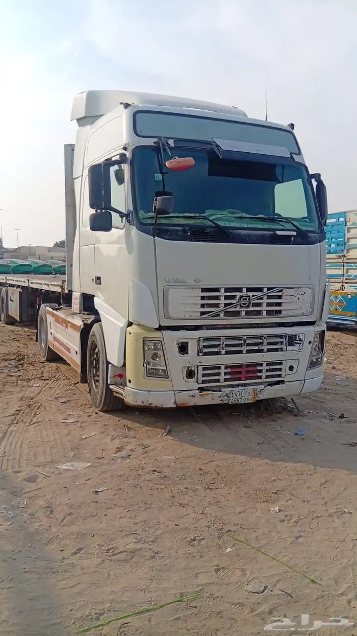 راس تريله فولفو 2007مع سطحه للبيع 1