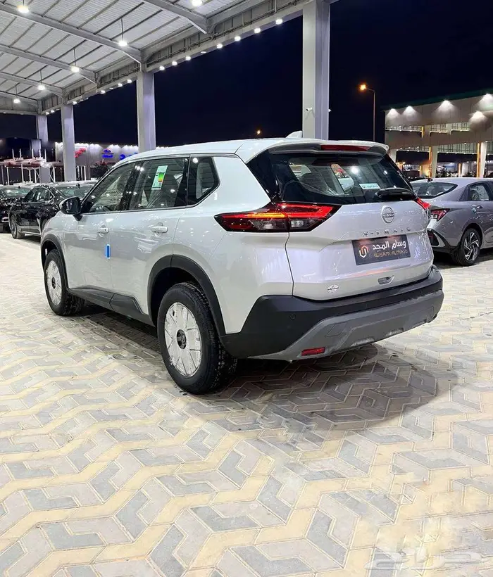 عرض خاص نيسان اكس تريل استاندر 5 مقاعد بدون دبل موديل 2026 3