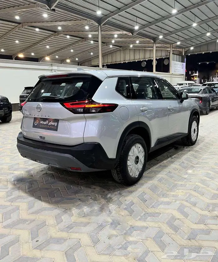 عرض خاص نيسان اكس تريل استاندر 5 مقاعد بدون دبل موديل 2026 4