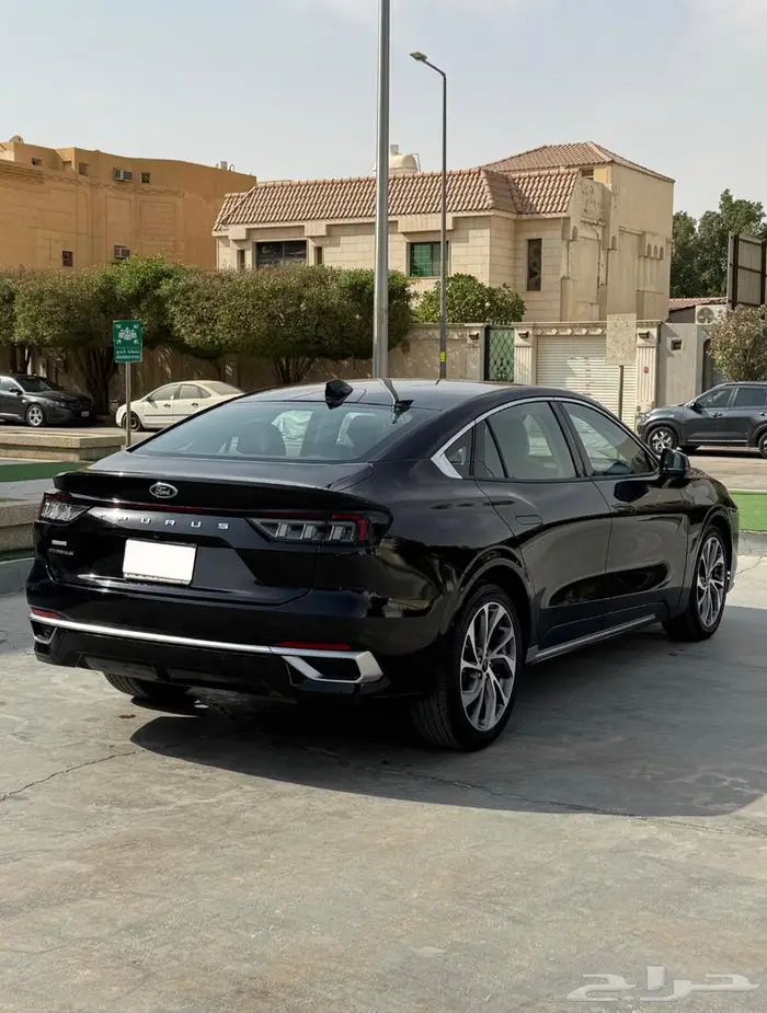 فورد تورس تيتانيوم فل كامل 2023 3