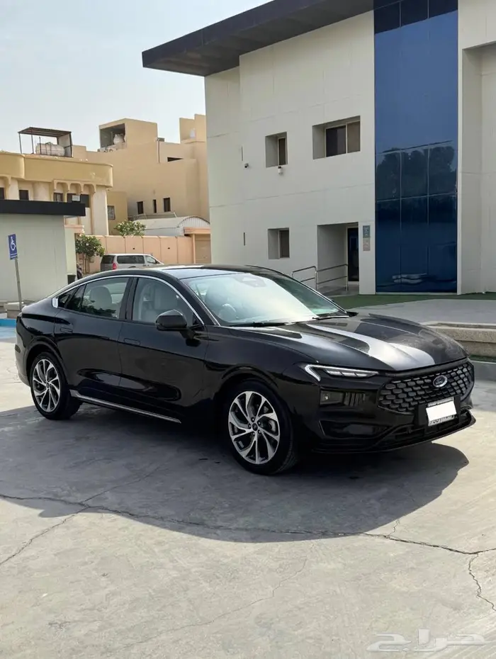 فورد تورس تيتانيوم فل كامل 2023 1