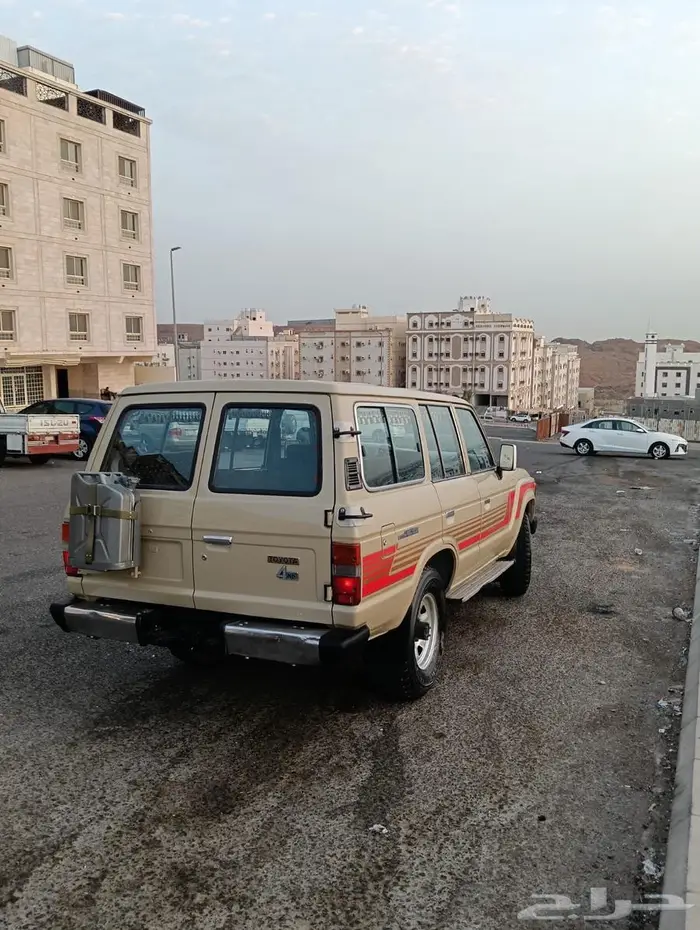 للبيع جيب موديل 89 مخزن ونضيف جدا 1