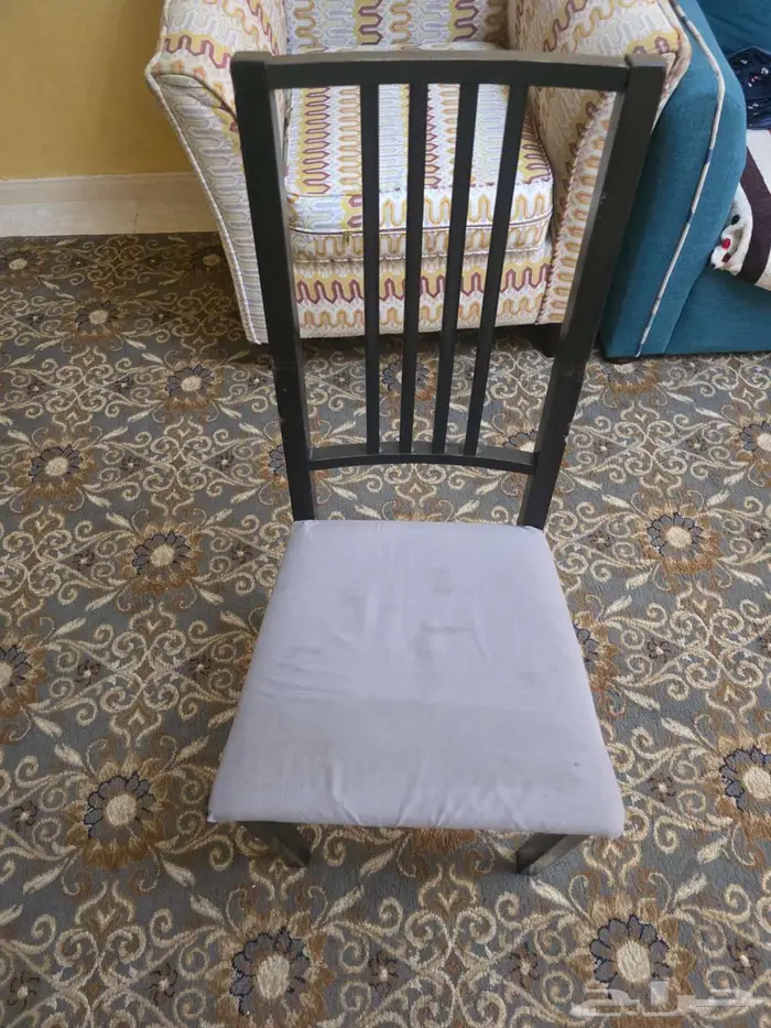 طاولات وكراسي متعددة الاشكال 3