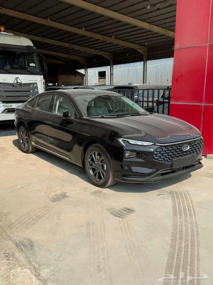 فورد تورس ترند نص الفل لون اسود 2026 كاش واقساط 3