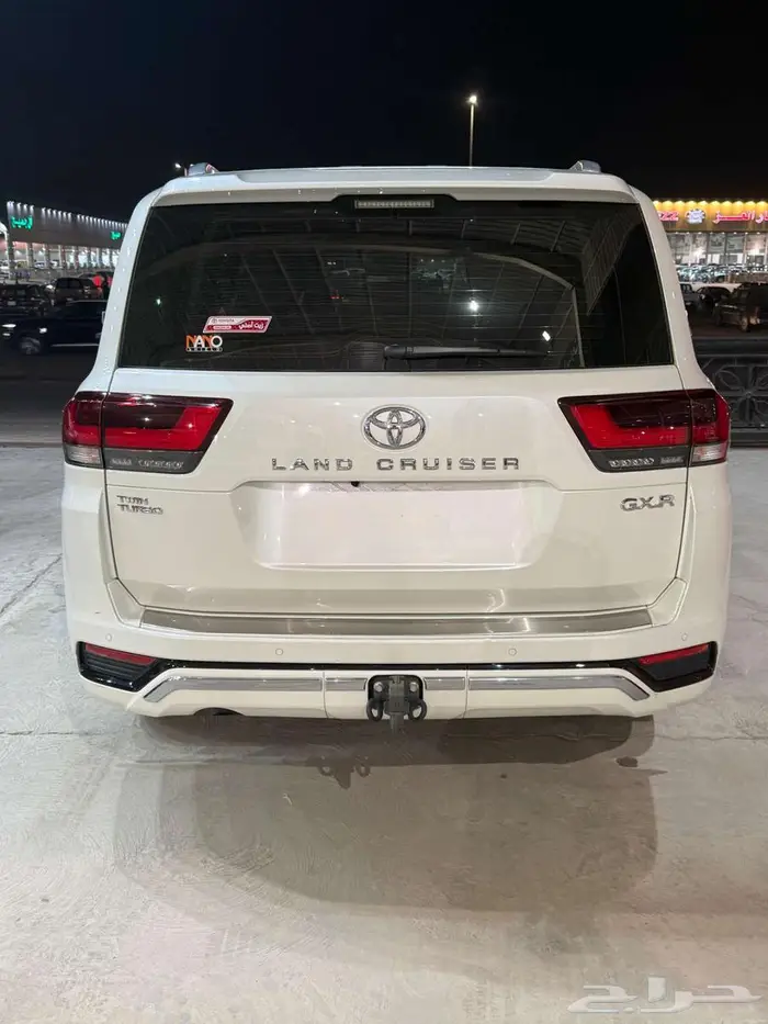 لاندكروزر 2024 GXR-L5 فل كامل سعودى ممشى 48500 الف 14