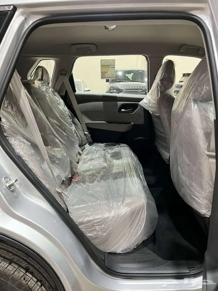 عرض خاص نيسان اكس تريل استاندر 5 مقاعد بدون دبل موديل 2026 8