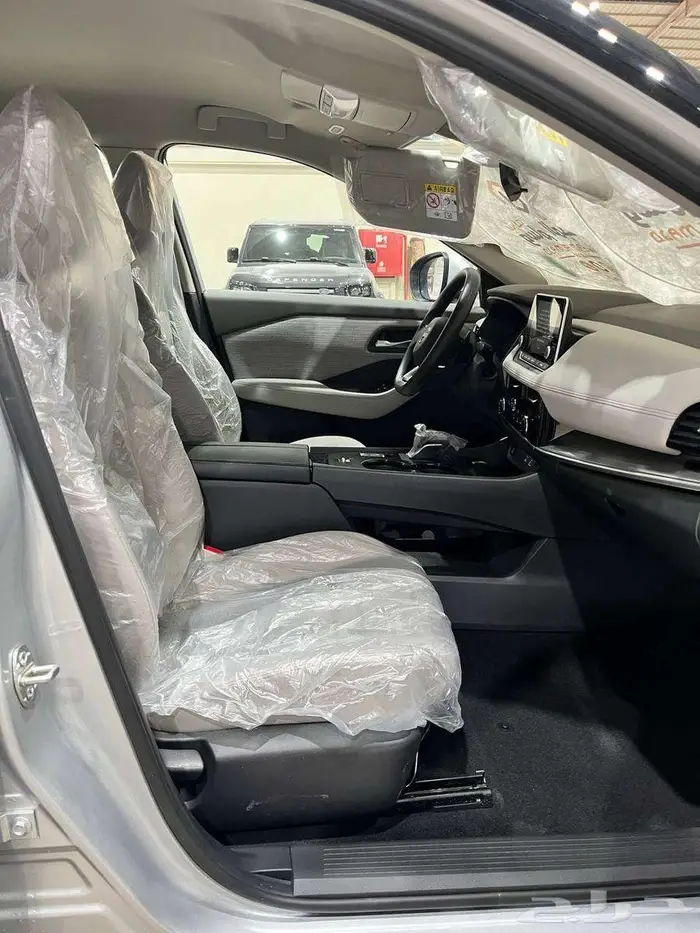 عرض خاص نيسان اكس تريل استاندر 5 مقاعد بدون دبل موديل 2026 6