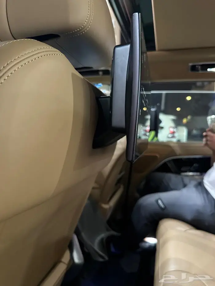 شاشات خلفيه رنج روفر 2025 نفس الوكاله 2