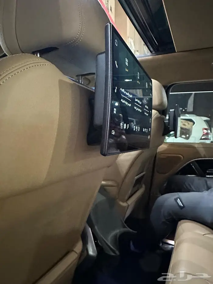 شاشات خلفيه رنج روفر 2025 نفس الوكاله 1