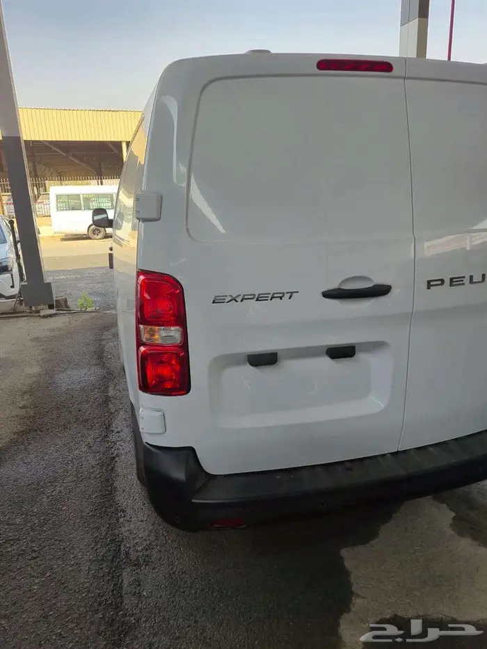 بيجو اكسبيرت بضاعة توماتيك 2025 اقل سعر كاش واقساط 4