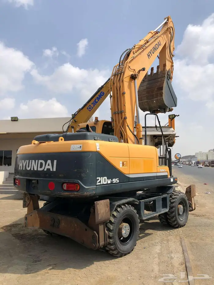 بوكلين هونداى كفرات 210 موديل 2015 معرض رواد المعدات 2