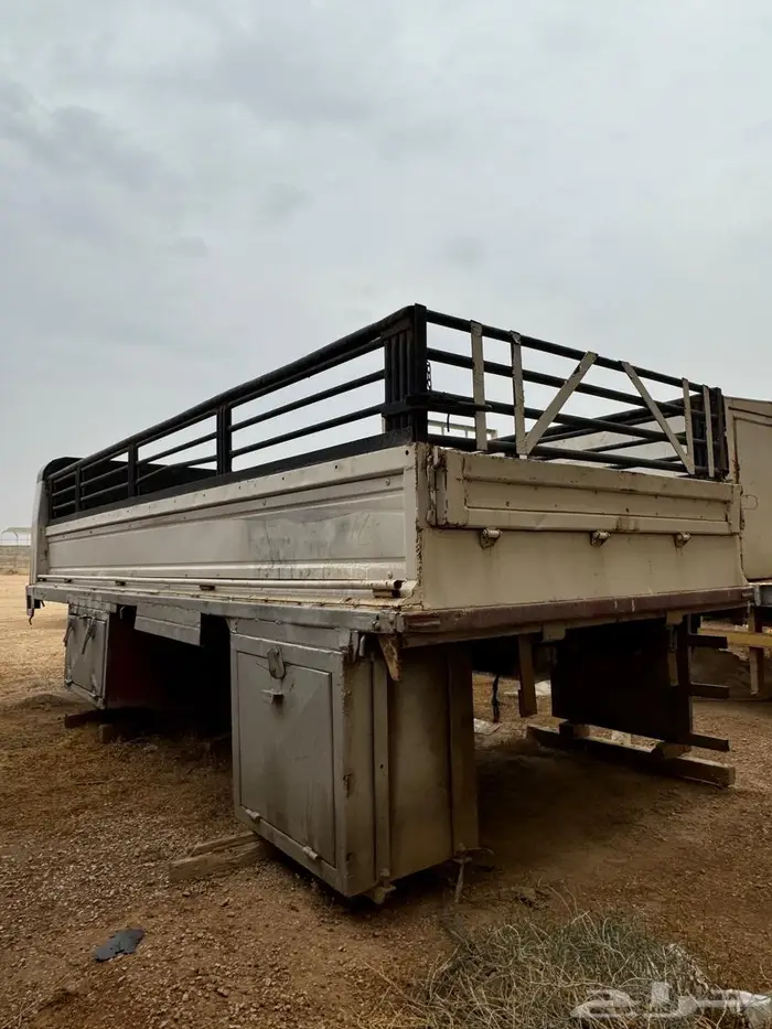 للبيع صندوق دينا قضيف 2