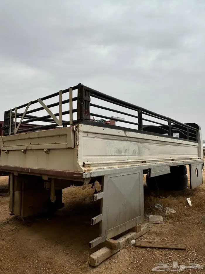 للبيع صندوق دينا قضيف 3