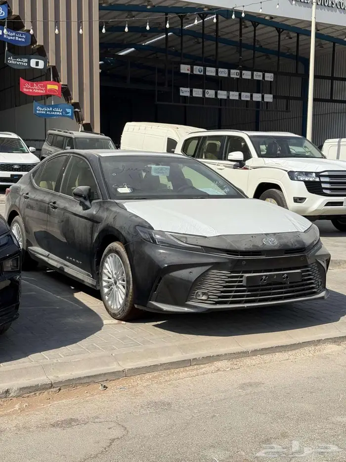 كامري LE 2025 لون اسود بنزين كاش و بنك سعر خاص 0