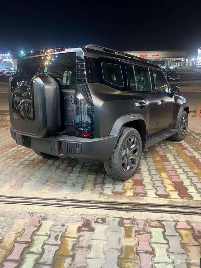 جيتور T2 لاكجري 2026 اسود مطفي 3