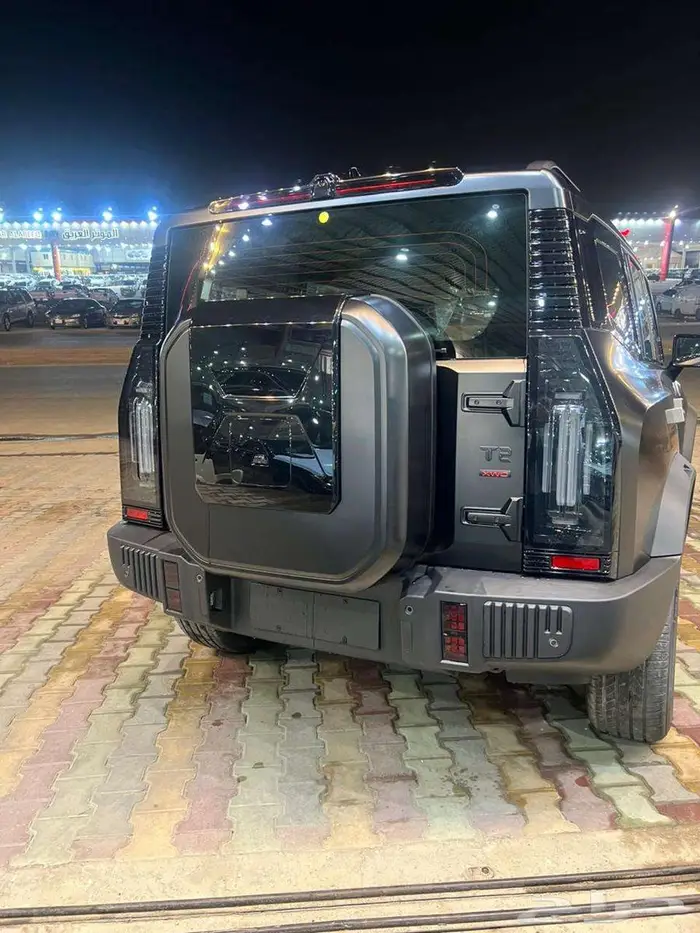 جيتور T2 لاكجري 2026 اسود مطفي 8