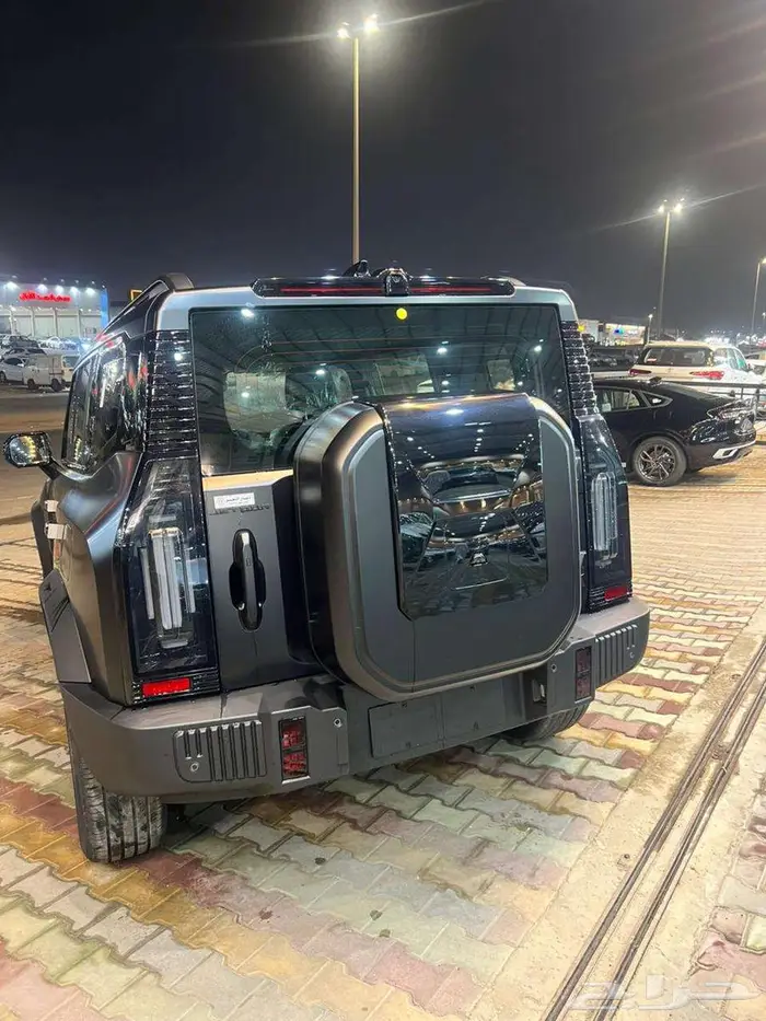 جيتور T2 لاكجري 2026 اسود مطفي 7