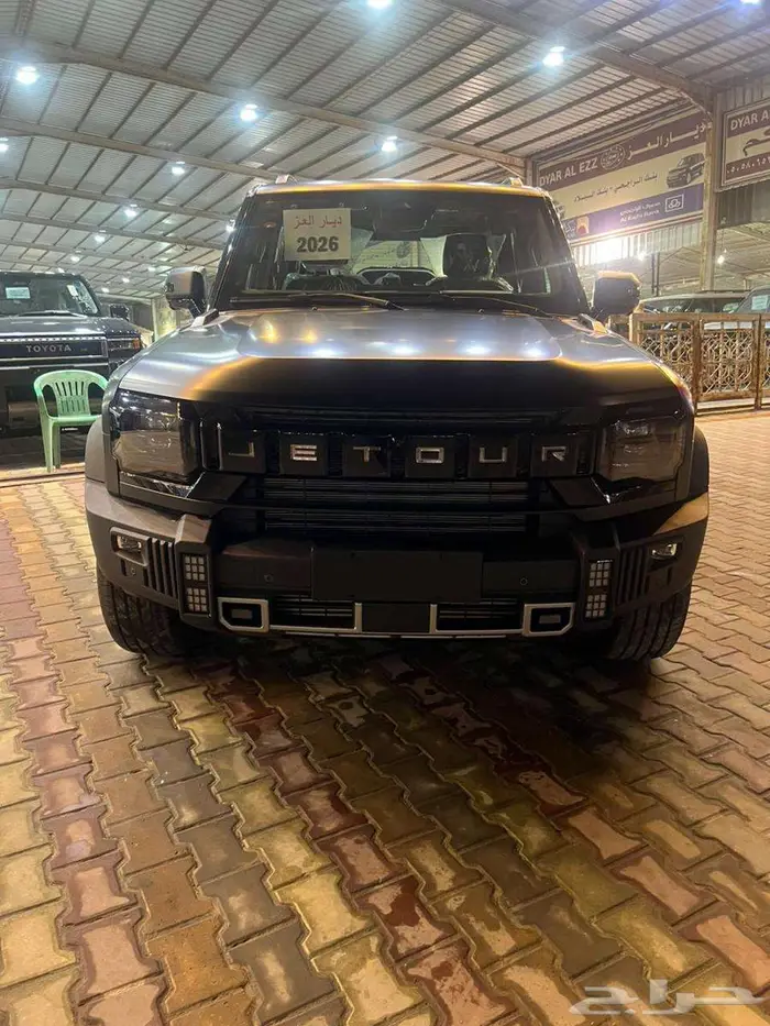 جيتور T2 لاكجري 2026 اسود مطفي 12