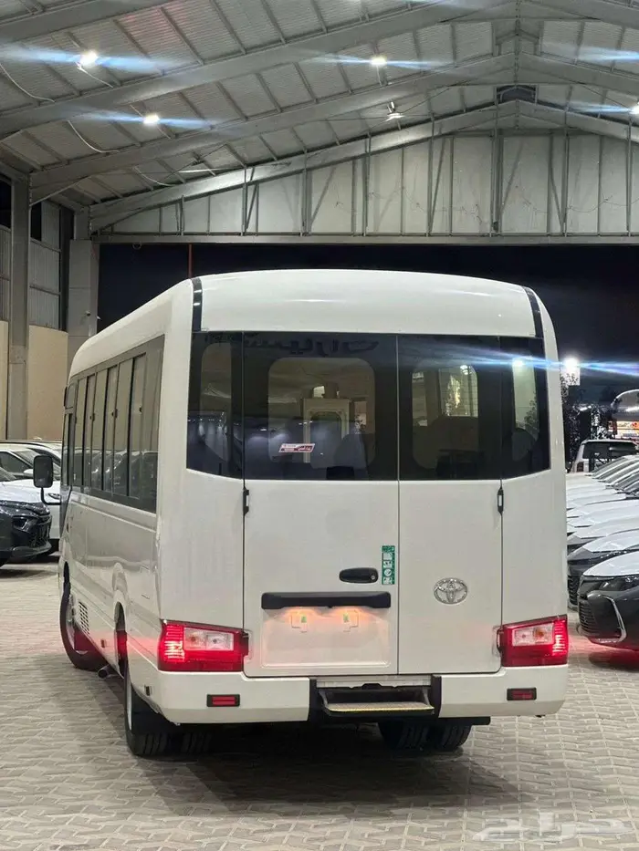 تويوتا باص كوستر 2025 3