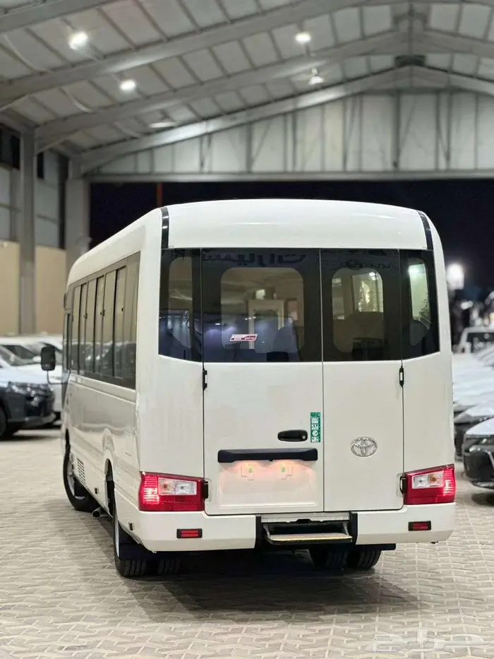 تويوتا باص كوستر 2025 1