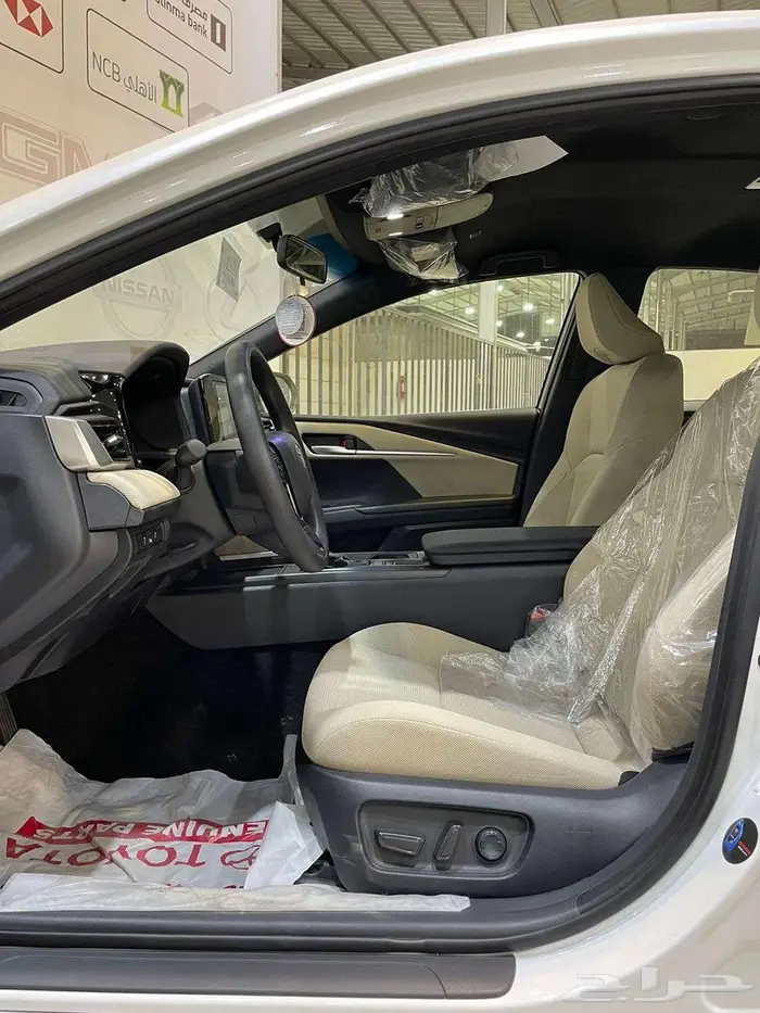 كامري E بنزين وهايبرد 2025 5