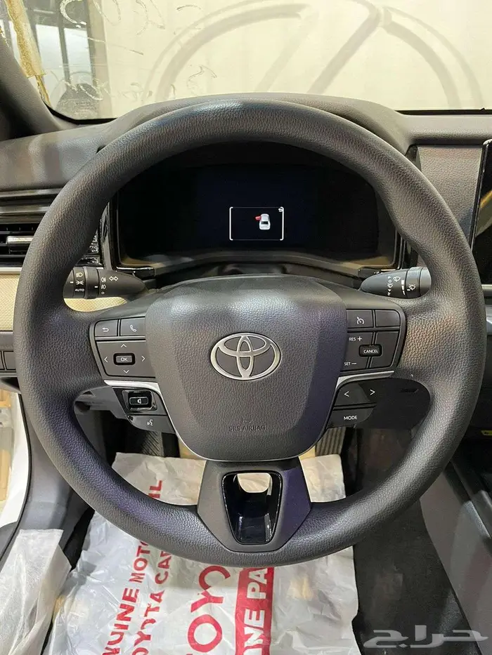 كامري E بنزين وهايبرد 2025 8