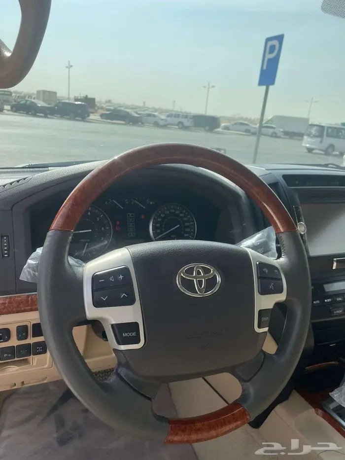 تويوتا لاندكروزر جي اكس ار 2014 فل كامل 13