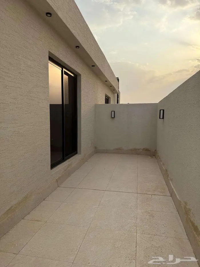 للبيع فلتين مكونة من شقق بالملز بالرياض 3