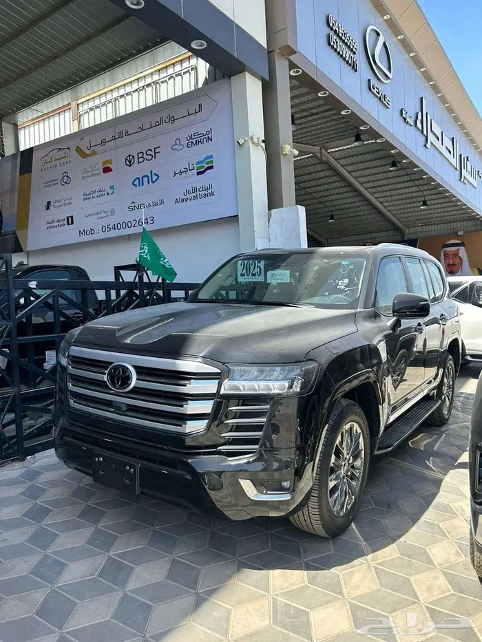 تويوتا جيكسار رقم 4 موديل 2025 اسود ( اقساط بنوك ) 6