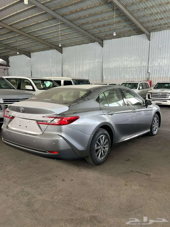 تويوتا كامرى 2025 E 5