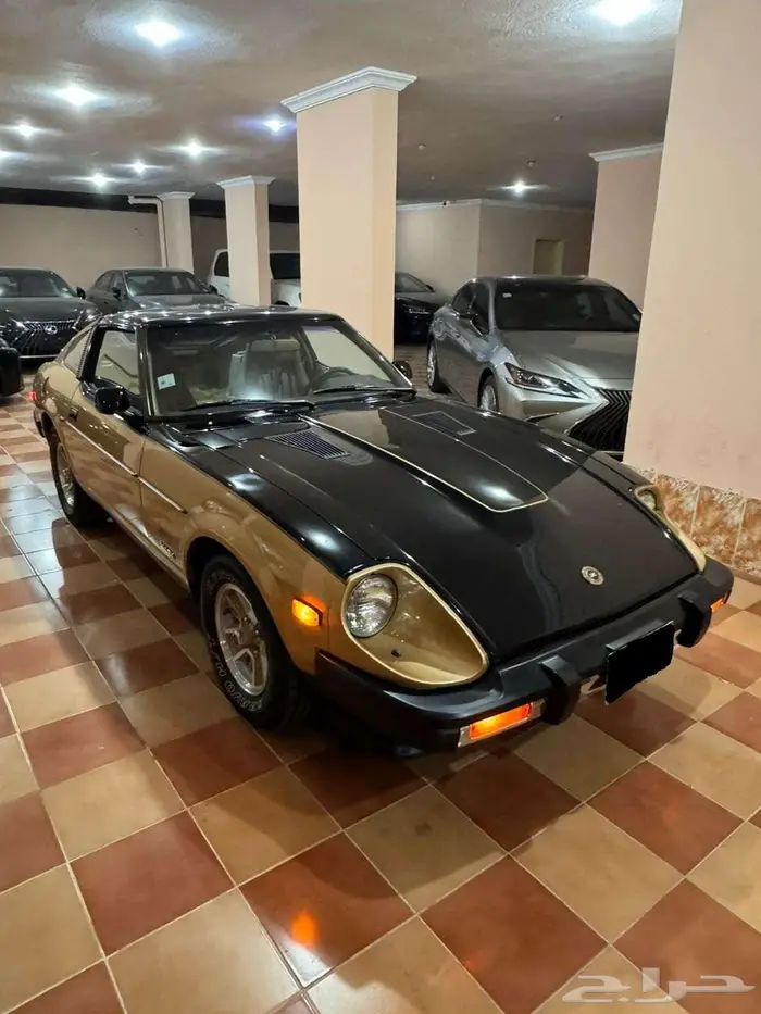 للبيع نيسان 280zx زد 1980بحالة الوكالة الفئه العاشرة 10 0