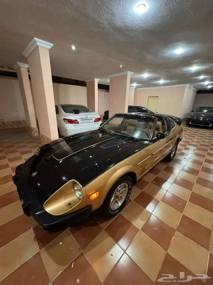 للبيع نيسان 280zx زد 1980بحالة الوكالة الفئه العاشرة 10 2