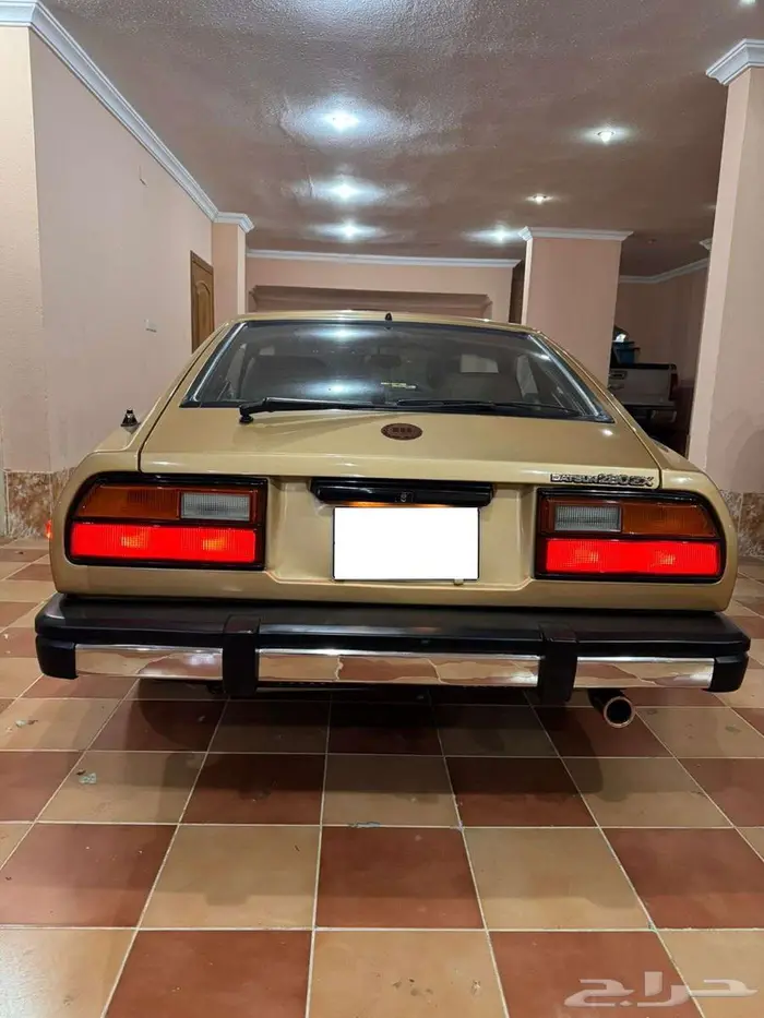 للبيع نيسان 280zx زد 1980بحالة الوكالة الفئه العاشرة 10 9