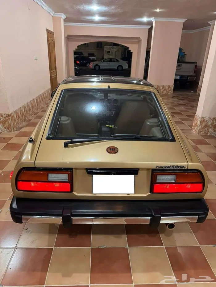 للبيع نيسان 280zx زد 1980بحالة الوكالة الفئه العاشرة 10 8