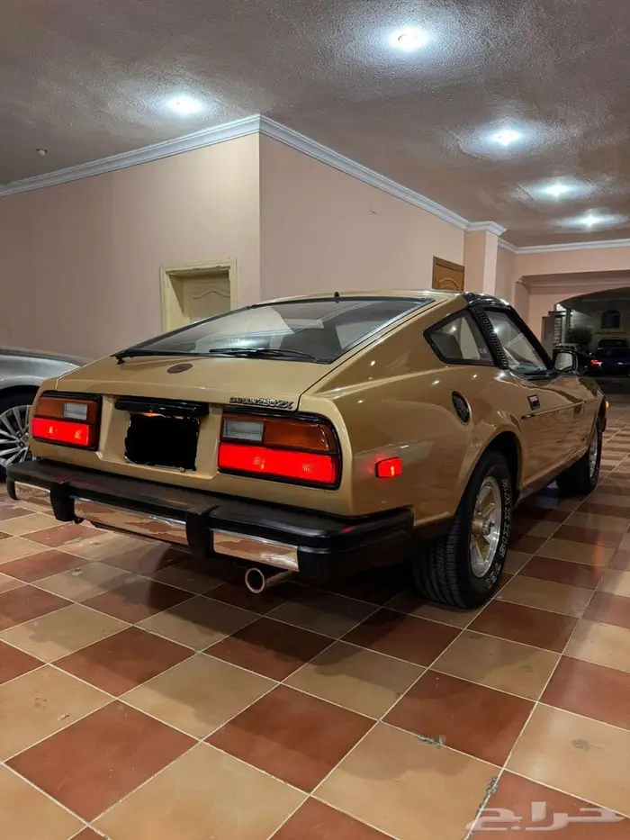 للبيع نيسان 280zx زد 1980بحالة الوكالة الفئه العاشرة 10 6